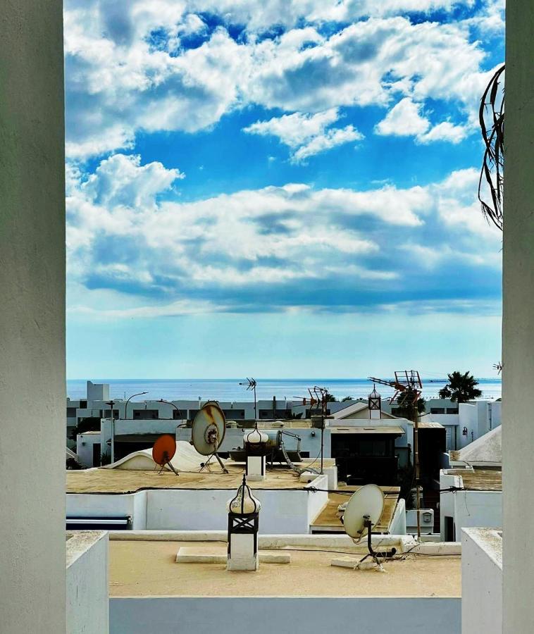 Apartment Vincent, Cozy And Sunny Over The Rooftops Puerto del Carmen  Kültér fotó
